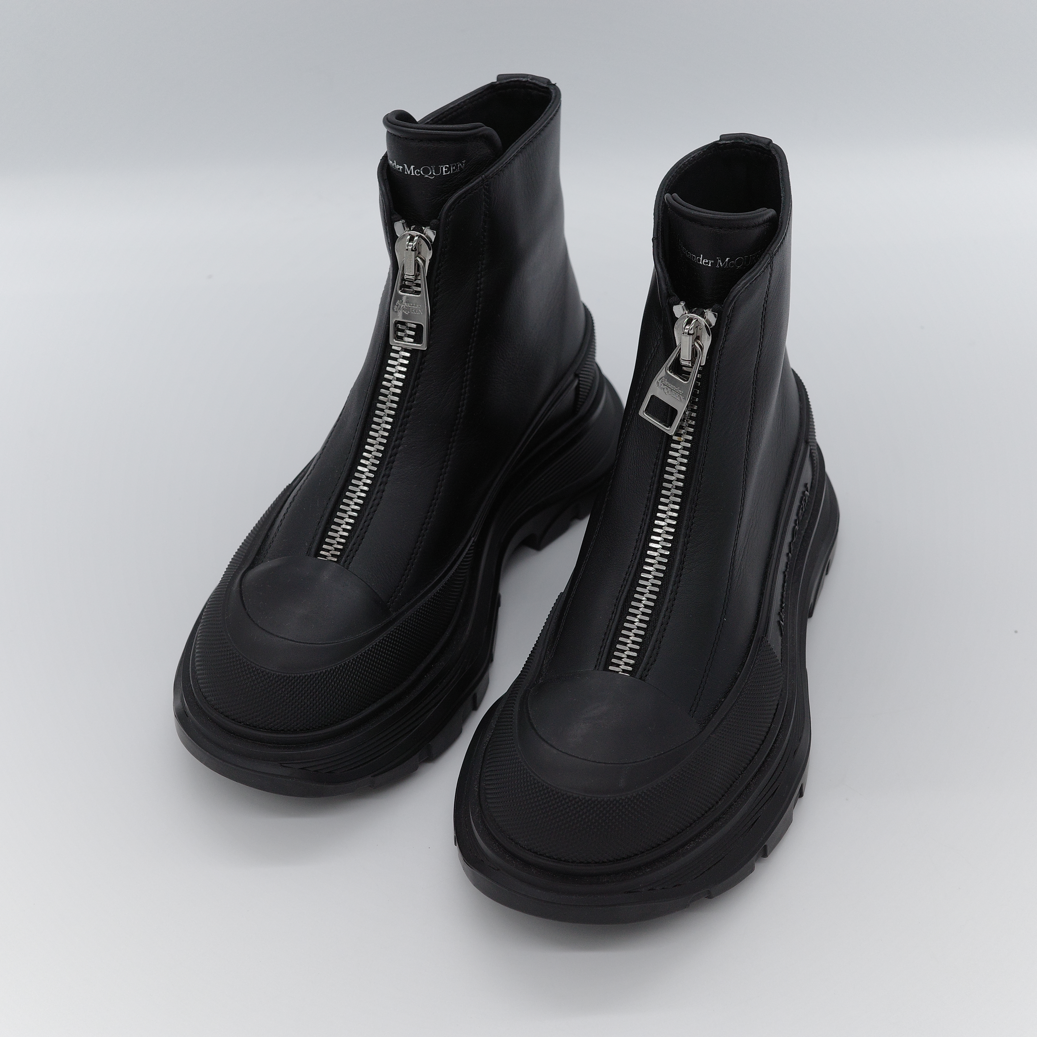 Alexander McQueen 亞歷山大·麥昆 Tread Slick 黑色 小牛皮 拉鍊式短靴-3