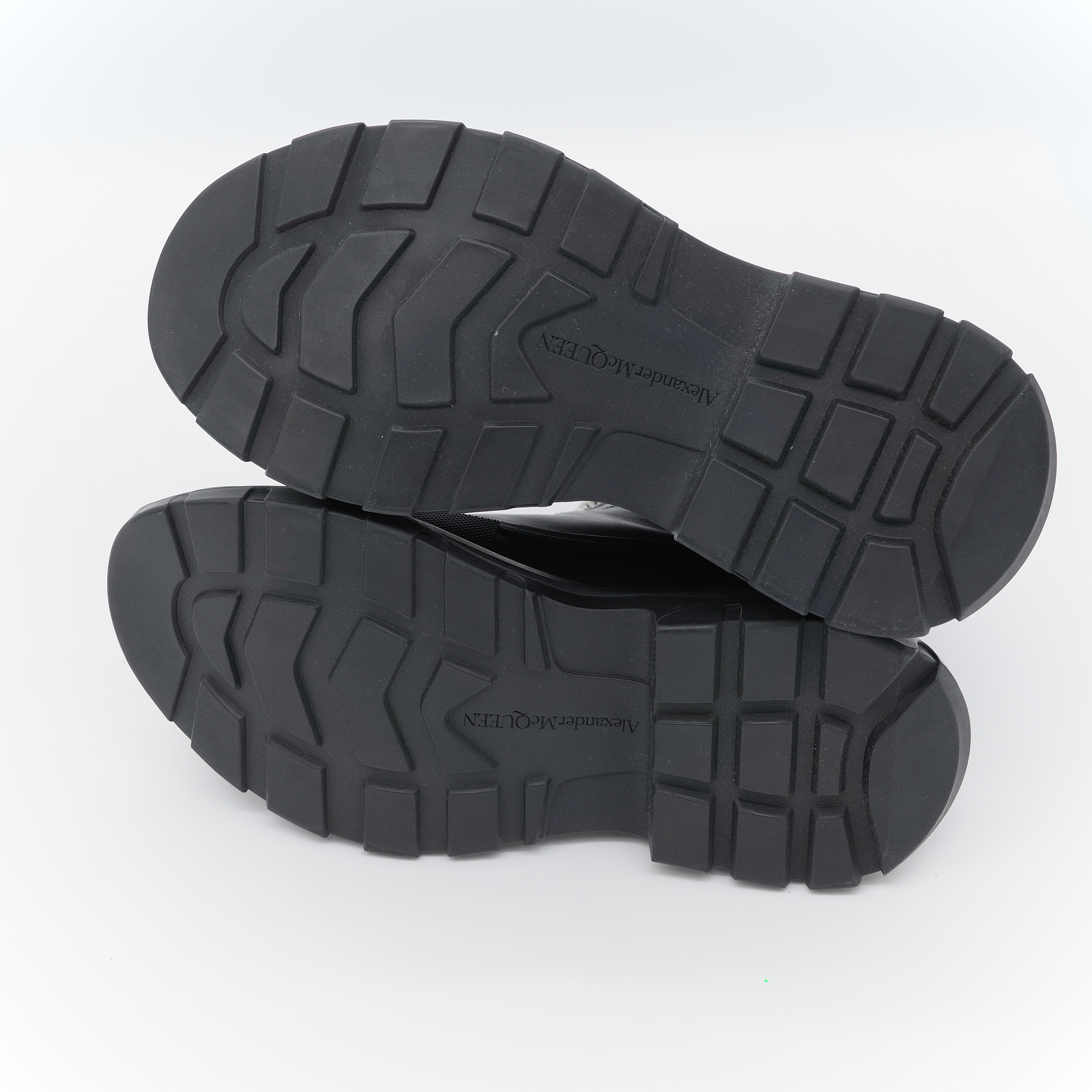 Alexander McQueen 亞歷山大·麥昆 Tread Slick 黑色 小牛皮 拉鍊式短靴-8