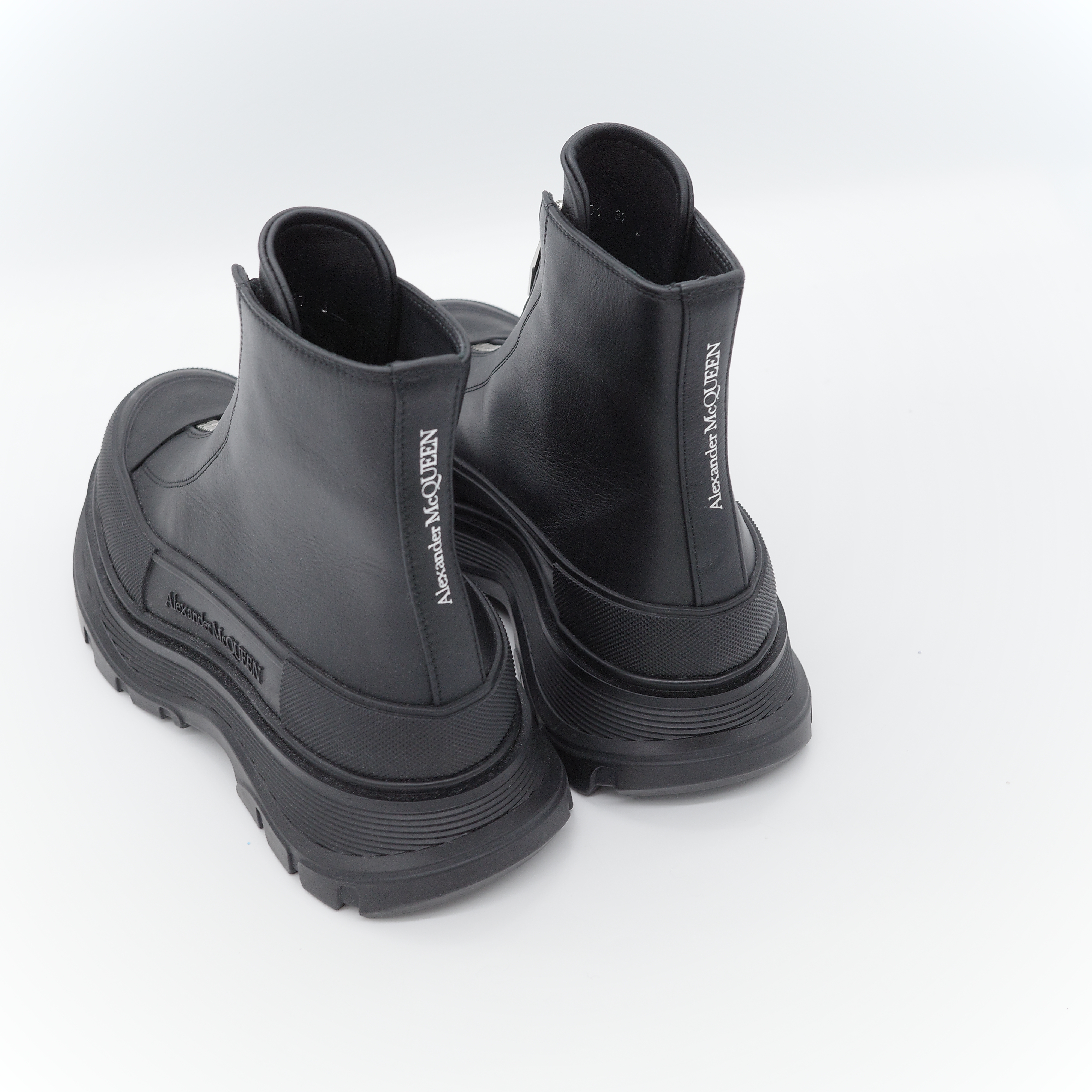 Alexander McQueen 亞歷山大·麥昆 Tread Slick 黑色 小牛皮 拉鍊式短靴-13