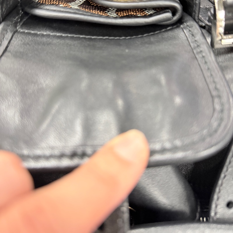 男女用都超好看的PRADA黑色牛皮肩背包-32