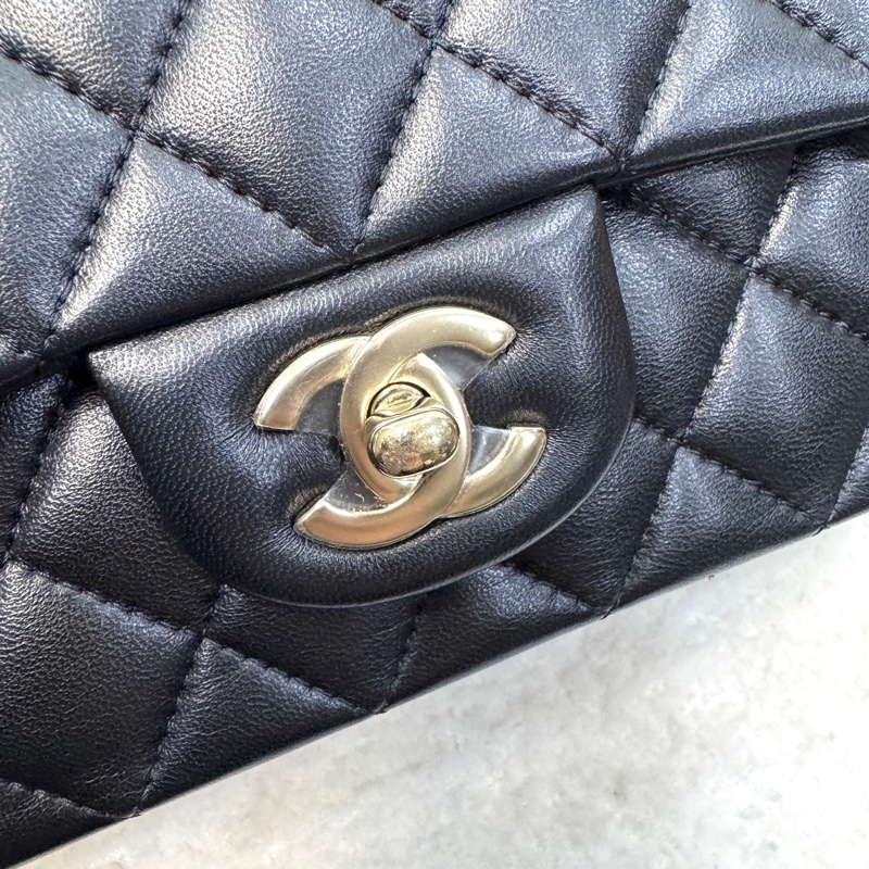 香奈兒coco20 CHANEL黑色羊皮淡金釦手把CF20大mini AS243-24