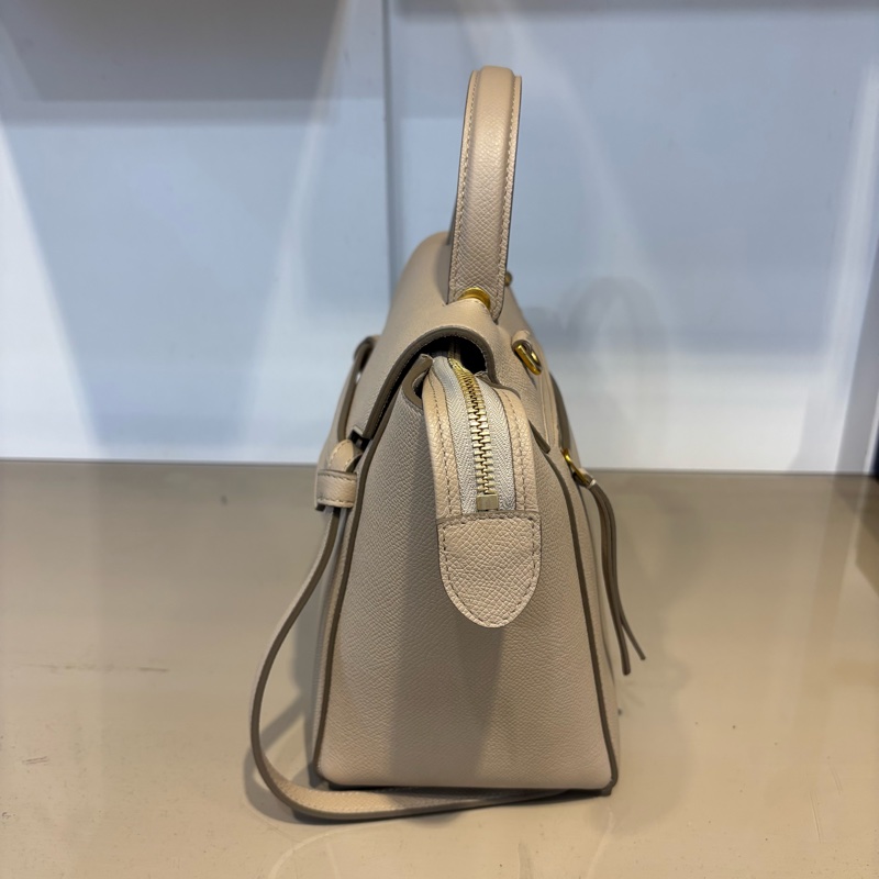 Celine 奶茶牛皮Belt Bag Micro 鯰魚包-3