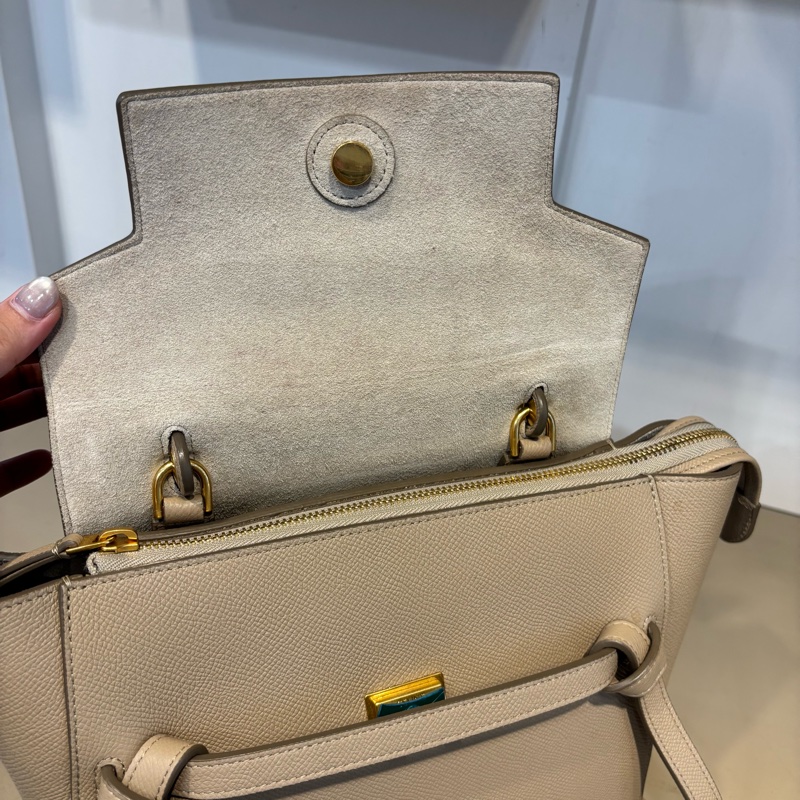 Celine 奶茶牛皮Belt Bag Micro 鯰魚包-4