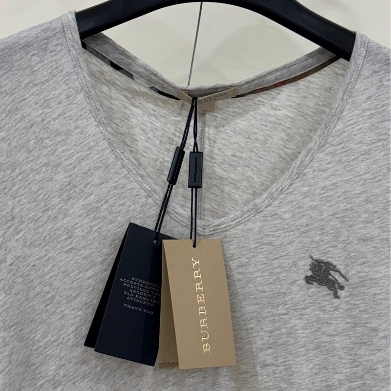 BURBERRY BRIT 基本不敗款V領戰馬短T-6