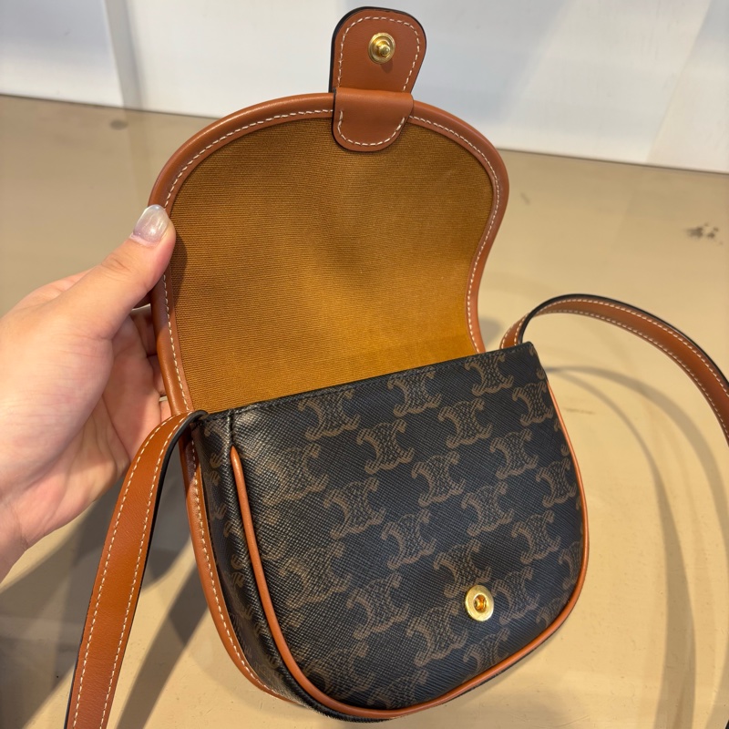 Celine Mini Besace Triomphe 馬鞍包-8