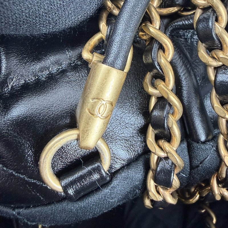 近新 未使用 CHANEL 香奈兒 22 Bag Mini 黑色金釦 鍊條包-26
