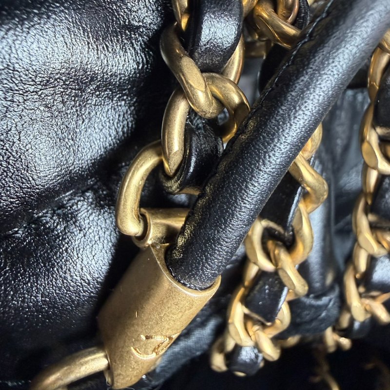 近新 未使用 CHANEL 香奈兒 22 Bag Mini 黑色金釦 鍊條包-27