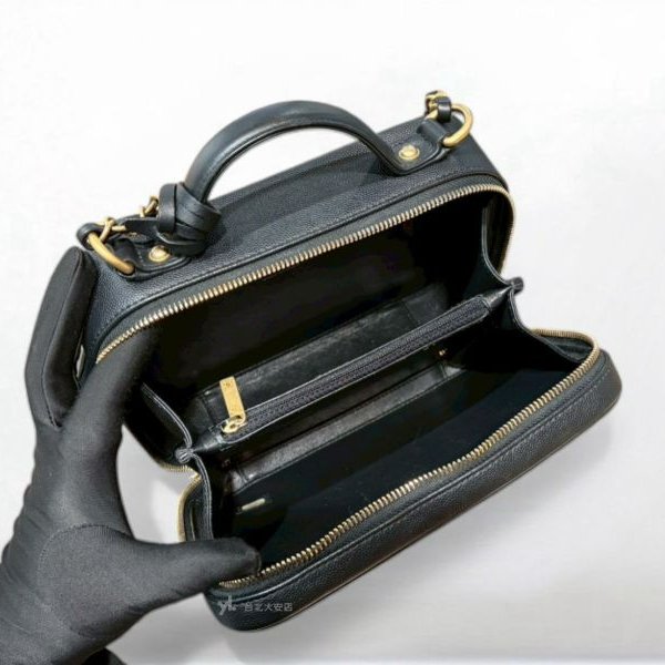 A13043-Chanel Vanity Case黑金荔枝牛皮中型化妝箱包A93-5