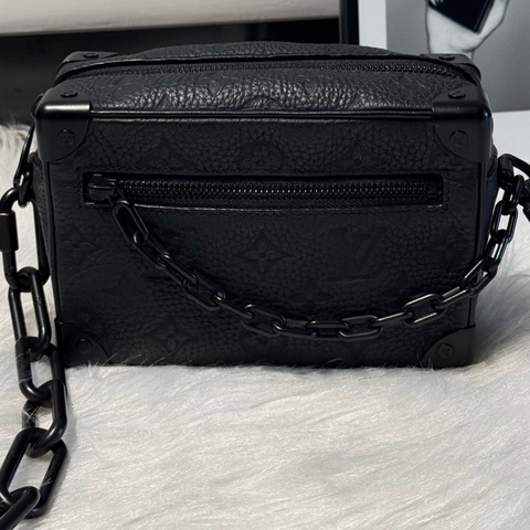 Louis Vuitton路易威登 Soft Trunk 黑色牛皮壓花mini trunk 軟盒子包芯片款 單肩 斜挎包。
