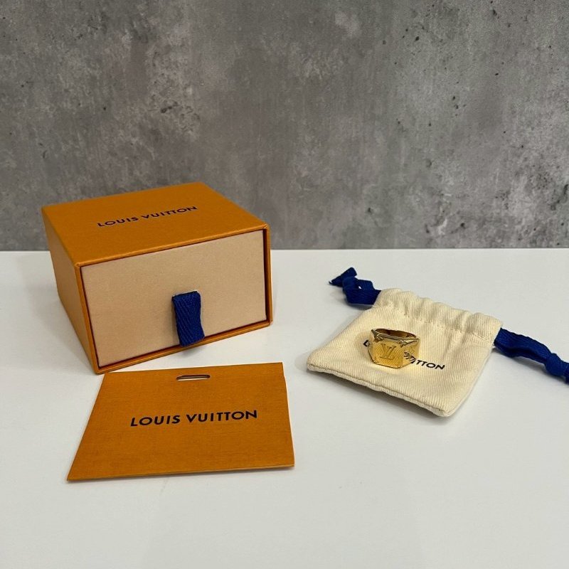 Louis Vuitton Monogram Signet Ring 金色印章戒指-0