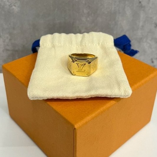 Louis Vuitton Monogram Signet Ring 金色印章戒指-2