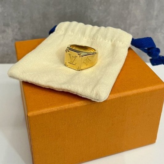 Louis Vuitton Monogram Signet Ring 金色印章戒指-4
