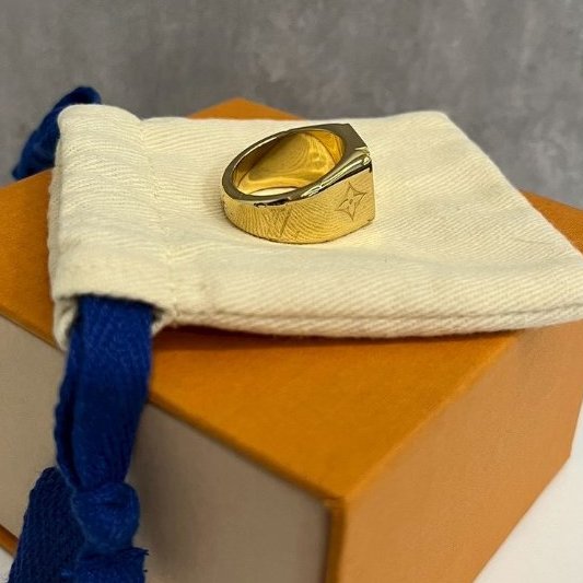 Louis Vuitton Monogram Signet Ring 金色印章戒指-7