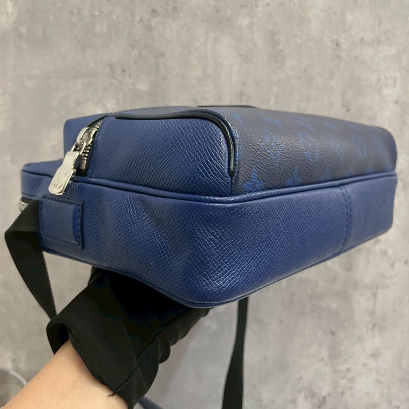 Louis Vuitton M30242 outdoor Monogram 藍色老花拼皮郵差包-10