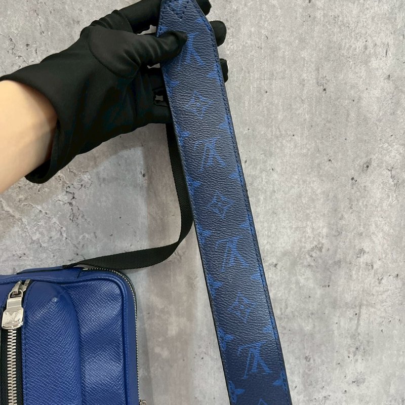 Louis Vuitton M30242 outdoor Monogram 藍色老花拼皮郵差包-18
