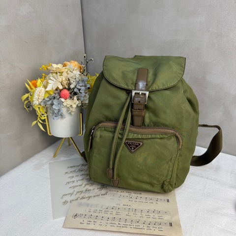 【赫蒂國際精品】 Prada 經典軍綠色尼龍後背包 vintage 二手 中古