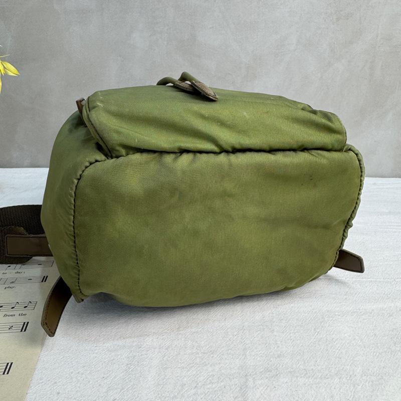 【赫蒂國際精品】 Prada 經典軍綠色尼龍後背包 vintage 二手 中古-10