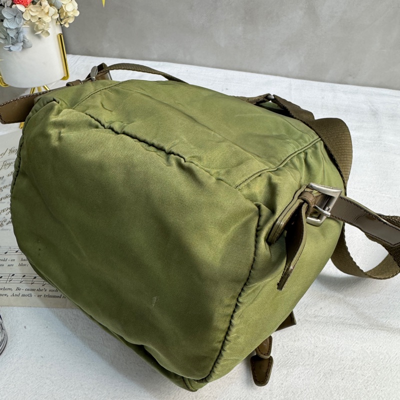 【赫蒂國際精品】 Prada 經典軍綠色尼龍後背包 vintage 二手 中古-14
