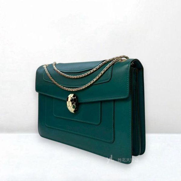A13021-BVLGARI Serpenti Forever 祖母綠牛皮蛇頭下蓋包-1