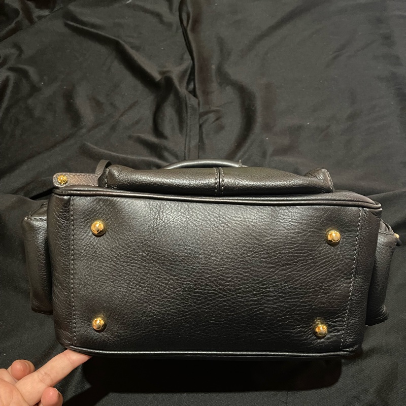 Tod’s金釦牛皮單肩包-25