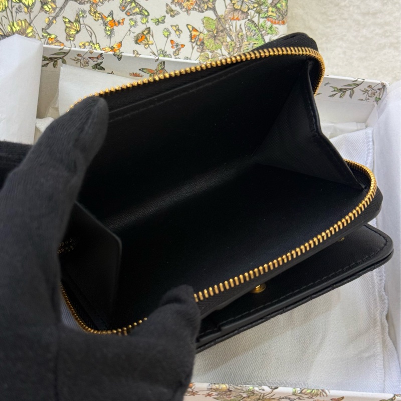 全新Dior Caro大拉鍊黑金短夾-7