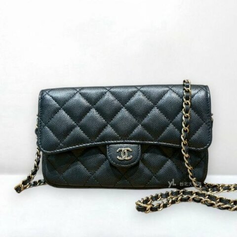 A12456-CHANEL 黑色荔枝皮金釦二合一手機鏈包AP2096