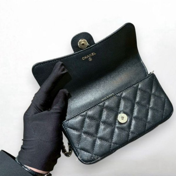 A12456-CHANEL 黑色荔枝皮金釦二合一手機鏈包AP2096-5