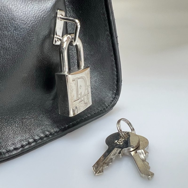 DIOR 黑銀扣藤格紋長形肩背包-9