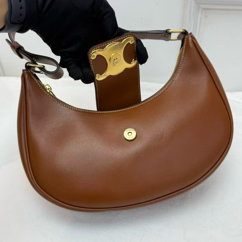 CELINE賽琳 TriompheAVA Ava 凱旋門標誌可調節肩帶 光滑小牛皮 手提單肩包 女款 棕色-11