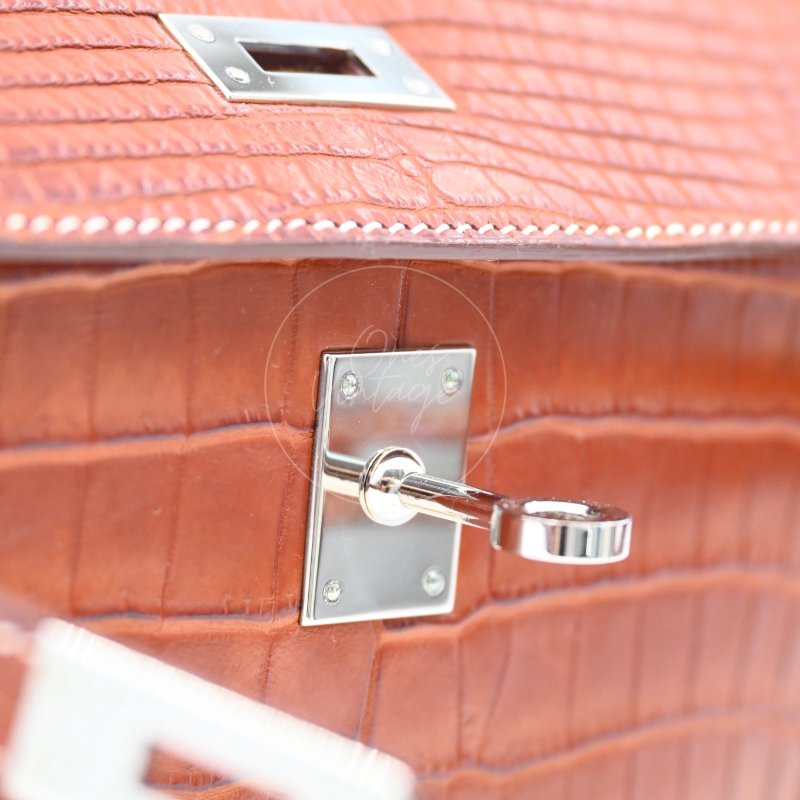 中古 Hermes 愛馬仕 Mini Kelly Pochette迷你凱莉手拿包 尼羅鱷鱷魚皮 霧面金色 鍍金五金PHW 方形的「J」刻印-10