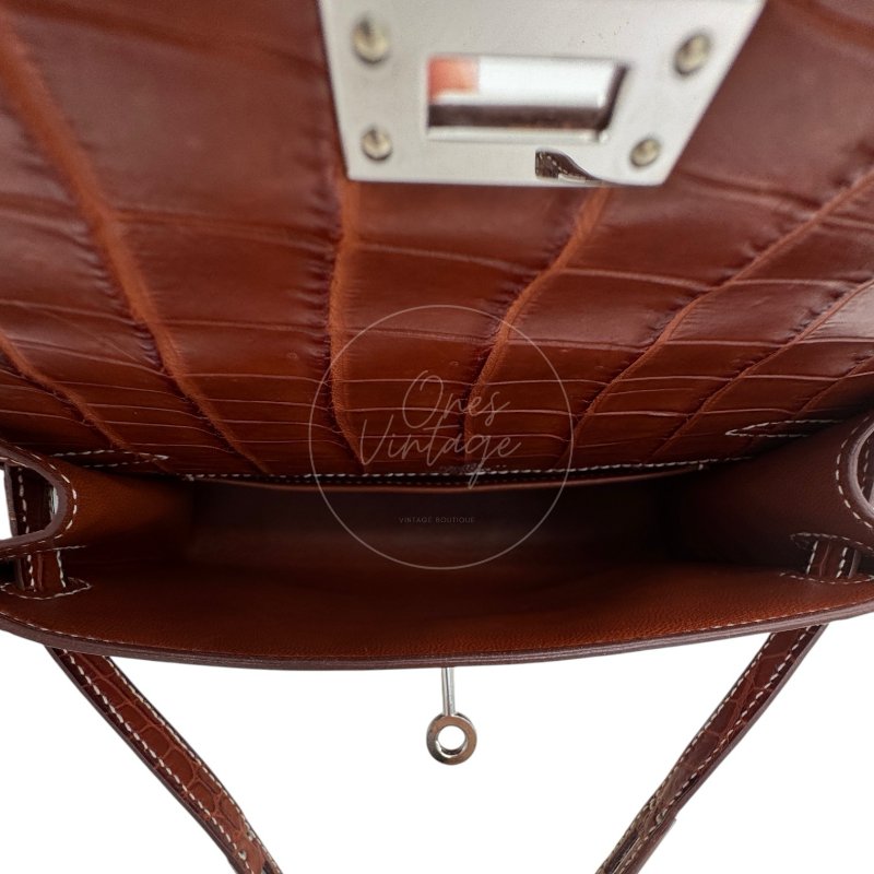 中古 Hermes 愛馬仕 Mini Kelly Pochette迷你凱莉手拿包 尼羅鱷鱷魚皮 霧面金色 鍍金五金PHW 方形的「J」刻印-26