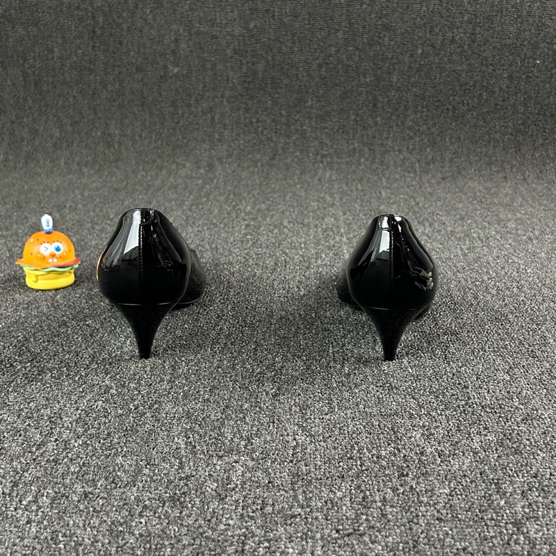 GIVENCHY紀梵希黑色方頭低跟鞋 尺碼:39-4