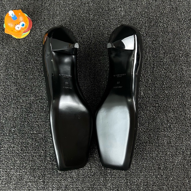 GIVENCHY紀梵希黑色方頭低跟鞋 尺碼:39-5