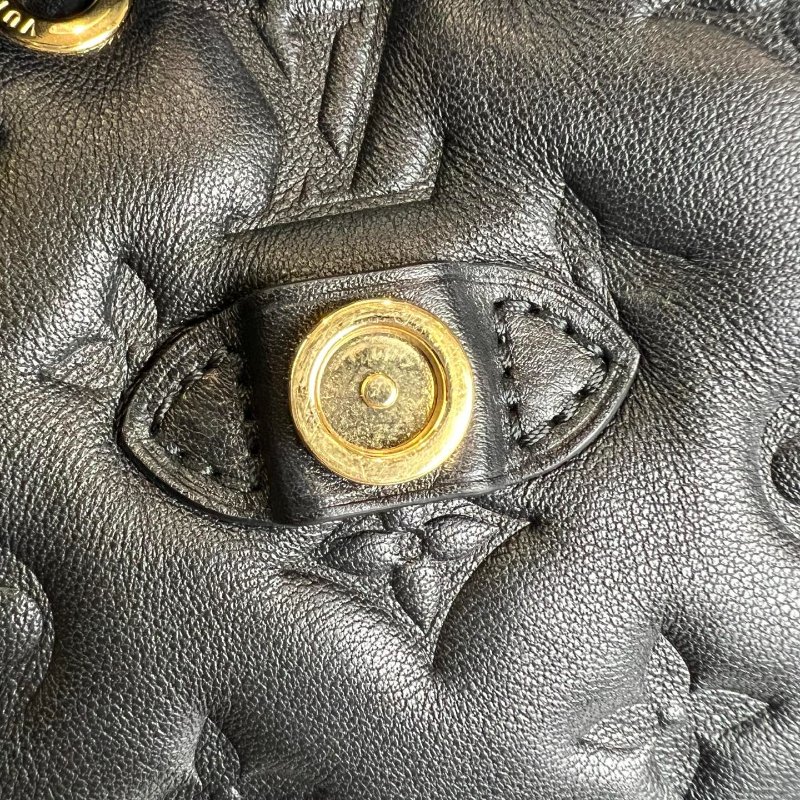 LV M13357/晶片款 黑Coussin Backpack後背包 PM-8