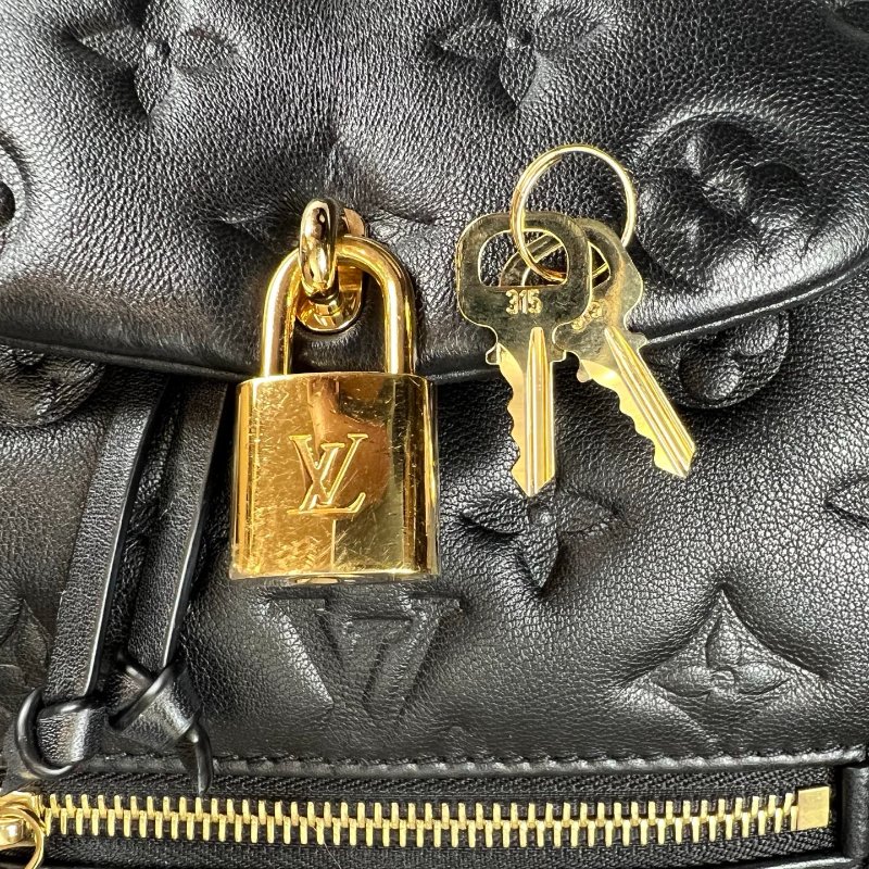 LV M13357/晶片款 黑Coussin Backpack後背包 PM-9