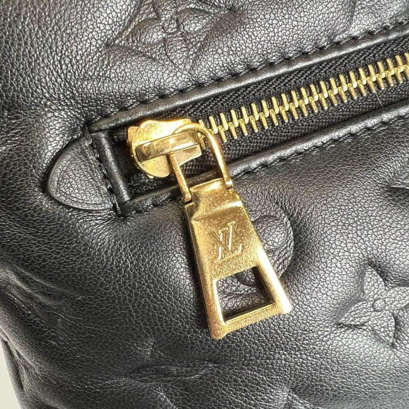 LV M13357/晶片款 黑Coussin Backpack後背包 PM-10