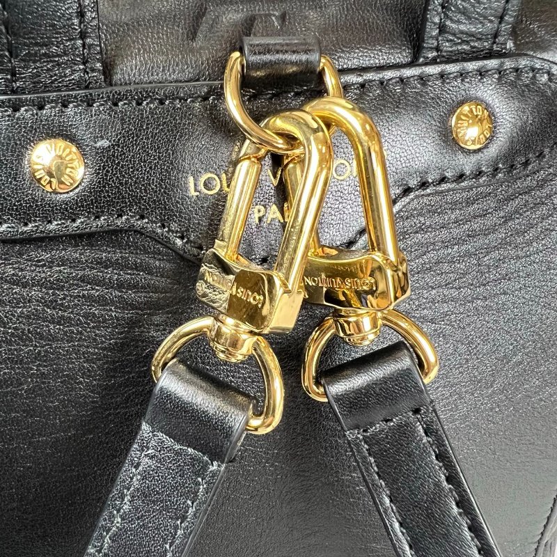 LV M13357/晶片款 黑Coussin Backpack後背包 PM-14