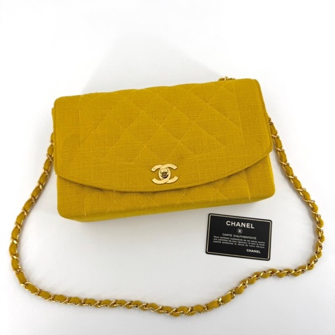 Chanel Vintage 91-94 Linen Matelassé 25 Yellow Small Shoulder Bag
