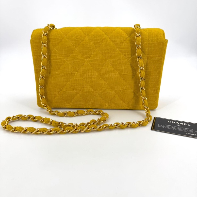 Chanel Vintage 91-94 Linen Matelassé 25 Yellow Small Shoulder Bag-1