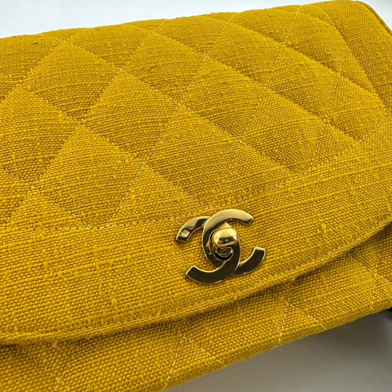 Chanel Vintage 91-94 Linen Matelassé 25 Yellow Small Shoulder Bag-3