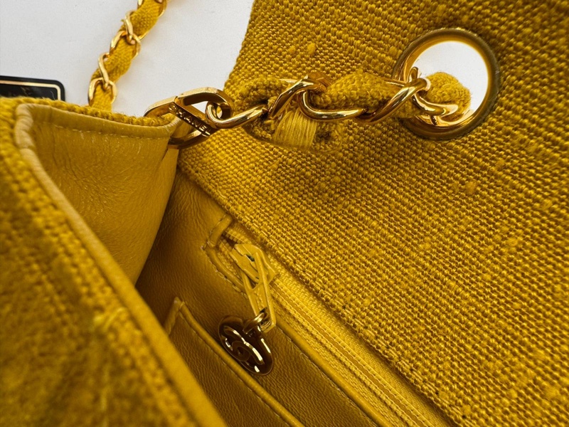 Chanel Vintage 91-94 Linen Matelassé 25 Yellow Small Shoulder Bag-17
