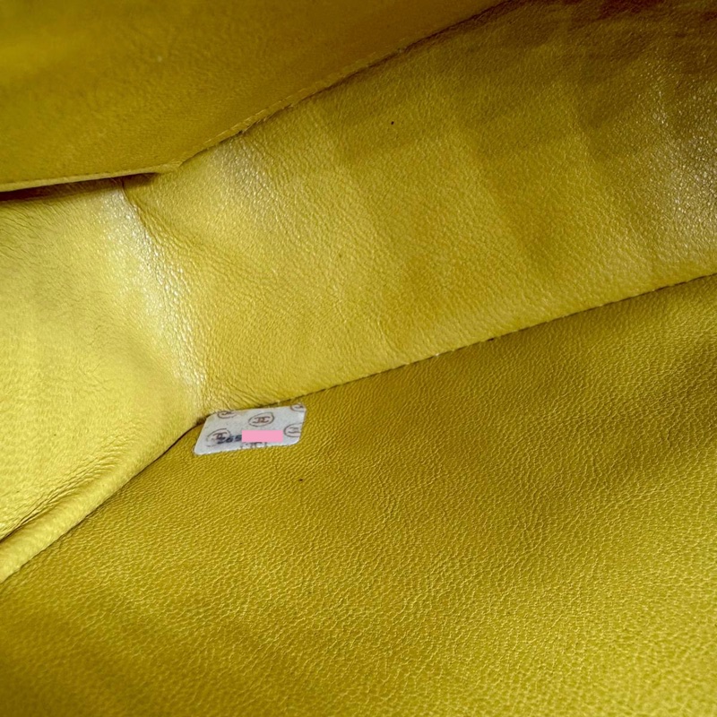 Chanel Vintage 91-94 Linen Matelassé 25 Yellow Small Shoulder Bag-19