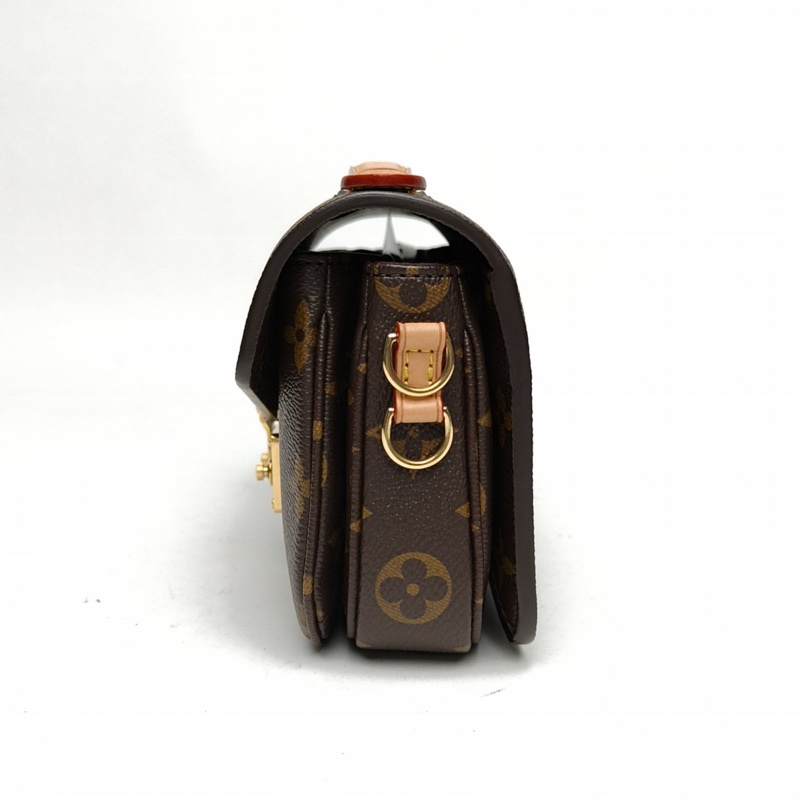 LOUIS VUITTON EastWest橫版郵差包老花PVC金扣晶片-1