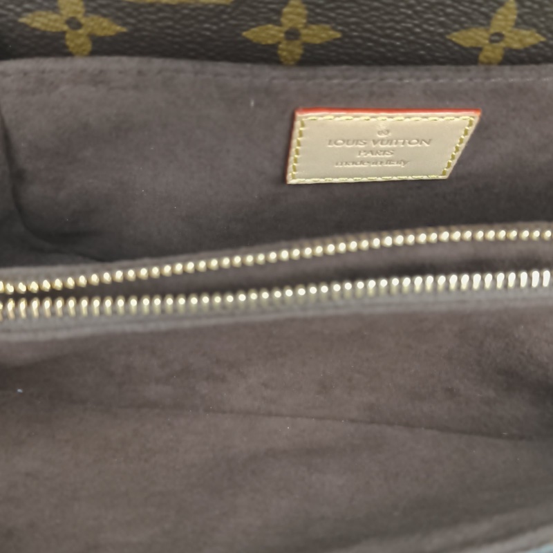 LOUIS VUITTON EastWest橫版郵差包老花PVC金扣晶片-5