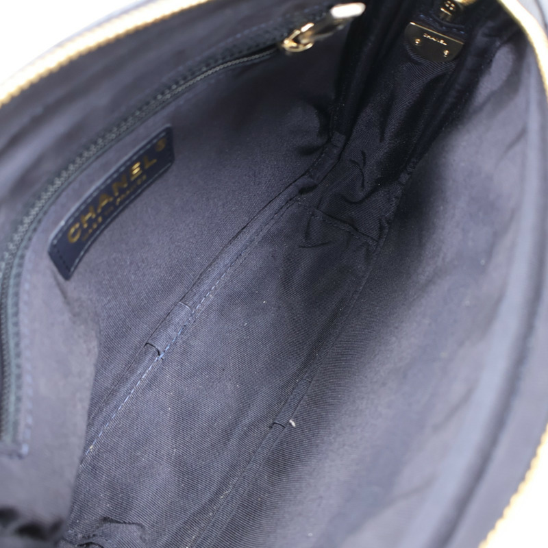 深藍色 菱格紋牛皮 Camera Case 肩背包 【CHANEL 香奈兒】 A57717-2