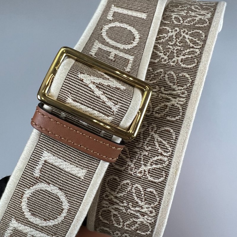LOEWE 012242 棕皮革寬背帶GATE側肩包 小號-10