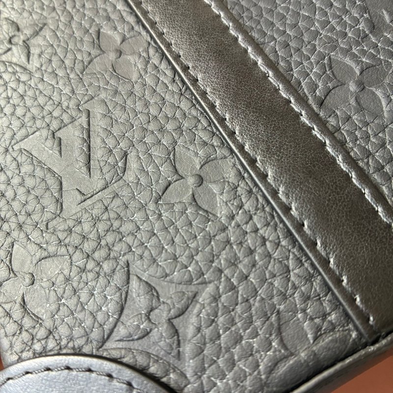 ::LOUIS VUITTON:: M80224 Monogram Taurillon Soft Trunk肩背袋 黑壓紋斜背包-30