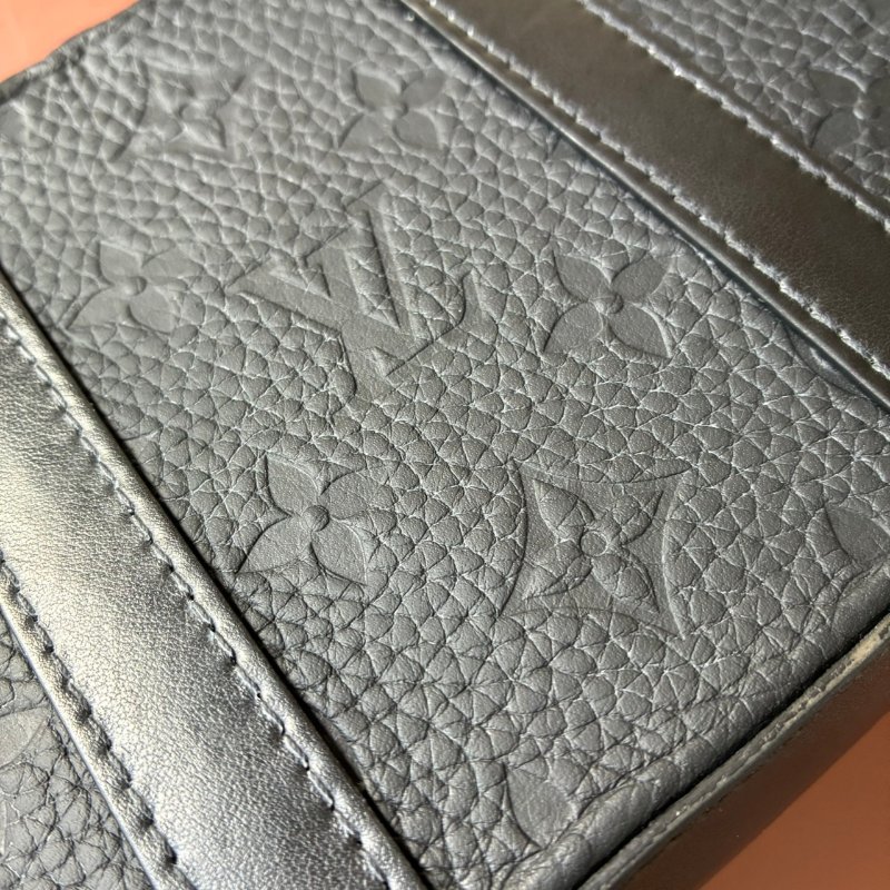 ::LOUIS VUITTON:: M80224 Monogram Taurillon Soft Trunk肩背袋 黑壓紋斜背包-31