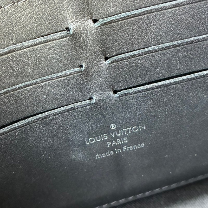 ::LOUIS VUITTON:: M80224 Monogram Taurillon Soft Trunk肩背袋 黑壓紋斜背包-34