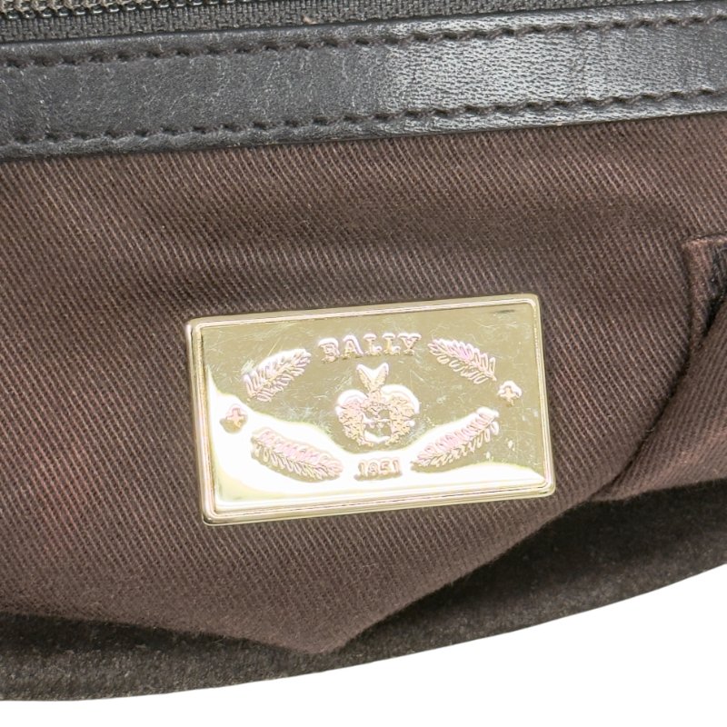 BALLY 斜揹袋-12